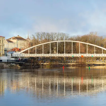 Karlovaidyll 2a - Gem In A Quiet Area & Free Parking Apartment Tartu