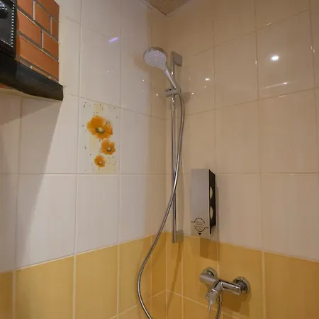 Karlovaidyll 2a - Gem In A Quiet Area & Free Parking Apartment *