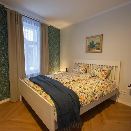 Apartment Karlovaidyll 2a - Gem In A Quiet Area & Free Parking *