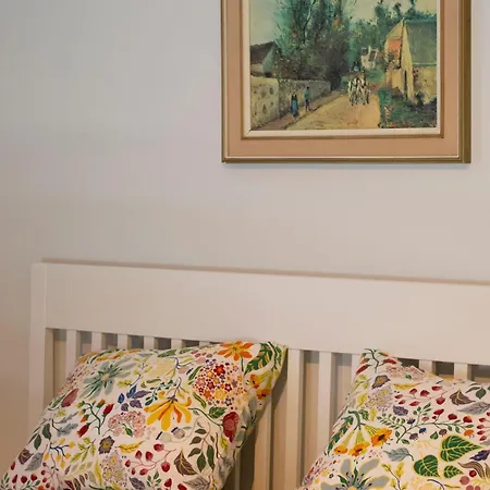 Karlovaidyll 2a - Gem In A Quiet Area & Free Parking Apartment Tartu